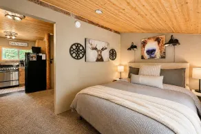 Camp David Cabin - Image 4