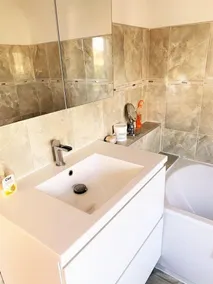 CHARMERENDE HUS10 / 12 PERSKanten af floden i grøn sag - Image 3