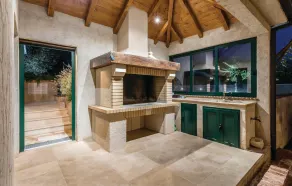 Luxurious Home In Split - Image 2