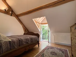 Loft-style apartment beside a golf course in the countryside near Fontainebleau. - Image 5