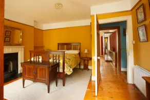 Waterfront period house - Image 4