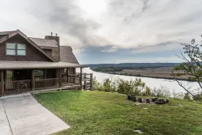 Ny liste Otroligt Log Cabin Lodge Retreat med udsigt over Ohio River - Image 3