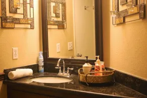 Tranquil 4BR/3BA private house w/ inviting yard perfect for any type of stay - Image 4