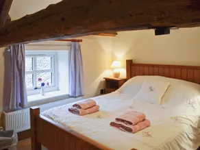 4 bedroom accommodation in Brigham - Image 5