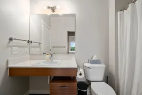 Top floor condo, King bed, great location! - Image 5