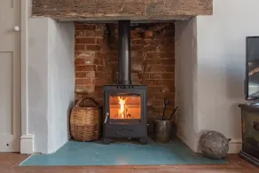 Simply gorgeous cottage in the conservation area of Deal, sleeping 6 guests, seconds from the beach - Image 2