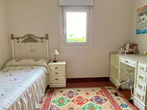 Apartment in a great location with stunning views and minutes from the beach! - Image 5