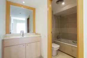 Apartamento vacacional Con sauna, piscina cubierta y gimnasio. - Image 3