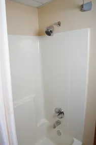DUTCH INN AND SUITES - Image 4
