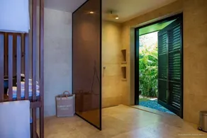Breathtaking Hillside Villa - Image 3