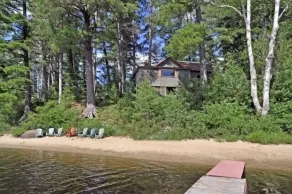 Bedårende historisk Adirondack Lakefront Cottage på Long Lake - Image 5