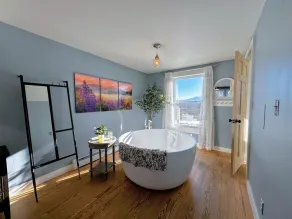 64J Stunning views, close to attractions! 20 min to Bretton Woods. Pool & gym passes! - Image 3