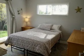 Pet friendly cottage one mile from the beach - Image 5