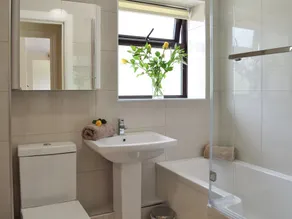 2 bedroom accommodation in Wadhurst, near Tunbridge Wells - Image 2