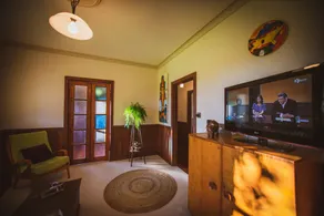 Queen Bee Cottage, Milton. - Image 2