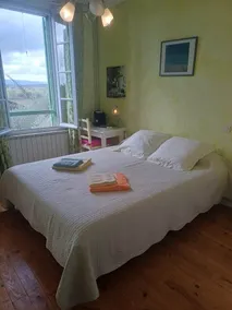 CARIGNAN ROOM ****** - Image 5