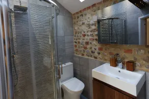 Traditional flint cottage with HOT TUB, 2 mins  from secluded beaches & pub! - Image 5