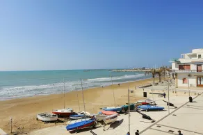 Penthouse avec terrasse face à la mer pour 8 personnes, au centre, internet wifi illimité - Image 5