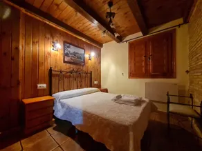 Romantic cottage with fireplace 1 bedroom next to hiking path - Image 2
