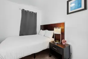 SW Detroit 3BR | 5–10 Min Downtown + Parking - Image 5