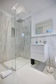 Trevone, Padstow-Modern Apartment minutes from sandy beach and SW coast path - Image 2