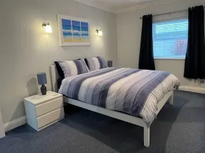 A beautiful ground floor apartment with courtyard garden - Image 5