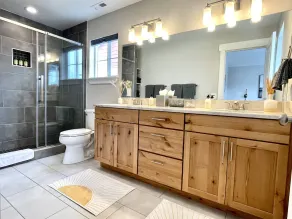 Pristine Home Near Sun Valley - Image 3
