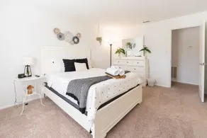 King Suite ♛ South Charlotte | Free Parking & Pool - Image 4