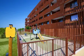 Appartement Confortable à 5 Minutes de la Plage | Accès Sauna - Image 2