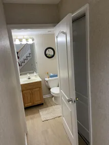 Duplex/Side A  Family Friendly/Renovated. 1 & 1/2 blocks to beach. 6 beach tags - Image 4