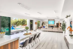 Waterfront Masterpiece Villa Grand Heated Pool Seabreeze Key - Image 5