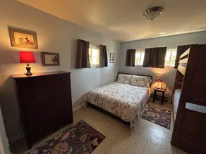 Leaning Pine: A Quiet Lakefront Cottage - Image 3