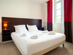 Appartement Cosy à Dinan | Piscine Extérieure Chauffée - Image 3