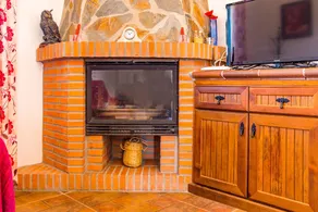 Charming Home with Pool, Spacious Terrace, Garden & Wi-Fi; Pets Allowed, Parking Available - Image 2
