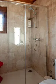EXCLUSIVE APARTMENT WITH 3 DOUBLE ROOMS IN ARTISTIC BUILDING - Image 4
