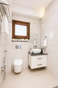 Mist & Manor Petfriendly Apartments - Image 3