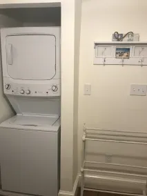 Fully Rennovated Beach Themed Apt Rental in Victorian Property - Image 2