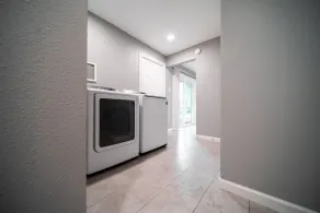 Gorgeous, Cozy, Cheerful 4 Bedroom home in Houston - Image 3