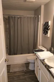 Lovely 2 Bed/ 2 Bath Courtyard Villa and great location! - Image 4