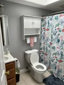 Charming Cape House in Bourne, 10 minutes to Beaches - Image 3