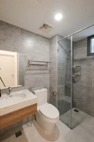 2Bd Luxury Apartment Free Gym & Pool. - Image 2