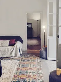Spacious and Sunny Flat with Balcony Views, 4BD, 1.5 BT, Free Parking, Free Wifi - Image 4