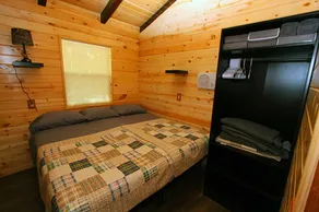Buck Cabin is a Fully Furnished Lake Side Cabin on Rend Lake Comfortable for all - Image 2