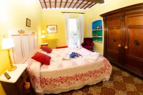 Villa in Uzzano with Private Pool & Garden - Image 3