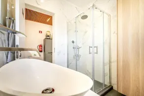 Tolentino's 2BR APT by Lisbon with Sintra - Image 3