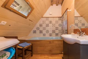Eco Lodge le Barradis, country house with 4000 m2 and heated swimming pool - Image 3