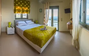Modern Villa with Panoramic Sea Views - Image 4
