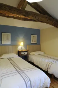 Charming, cocooning 4-person gîte with private terrace - Image 5