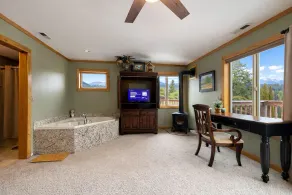 Riverwood Lodge 5 Bedroom Home by NW Comfy Cabins by RedAwning - Image 2