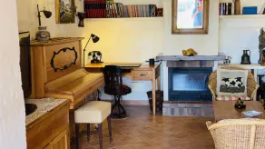 Farmhouse with  pool and padel court, free WiFi - Image 2